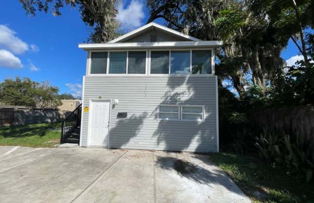 Nice Upstairs 1 Bed 1 Bath Downtown Orlando Rental with Sunroom - 727 Arlington Street, Orlando, FL 32804