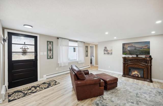 Fully Furnished 2bd/1bth Apartment Condo in Aurora photos photos