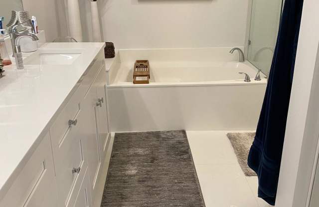 5770 Coach House Circle Gallery 3