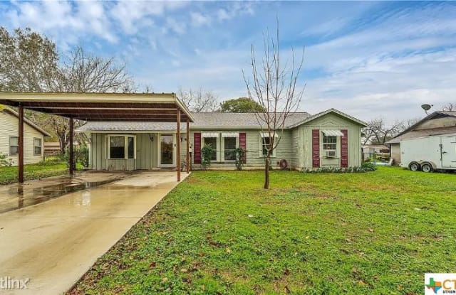 441 Moore Street - 441 Moore Street, Seguin, TX 78155