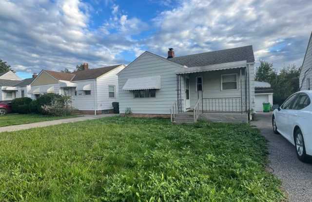 Charming 2-Bedroom Single-Family Home in Garfield Heights! Gallery 4