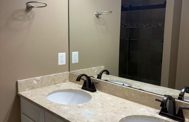 1023 Anderson Place Southeast - Room 1 Gallery 3