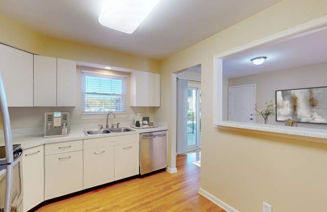 Courtyard Apartments Gallery 2