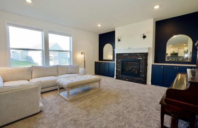 2080 Watermark Way Gallery 1