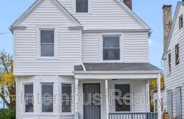 2070 W 105th St - 2070 West 105th Street, Cleveland, OH 44102