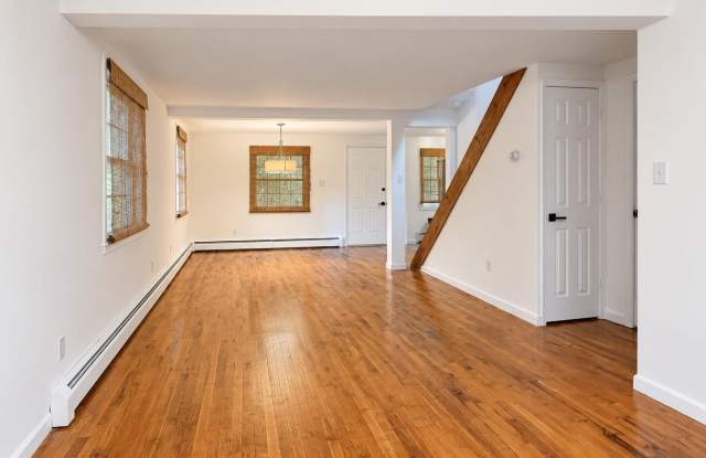 1015 Cold Spring Road Gallery 4