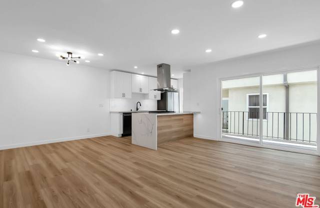 1021 N Genesee Ave unit: 8 photos photos