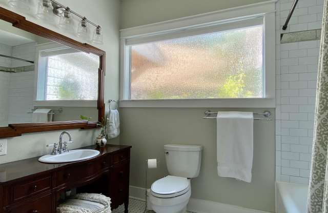 107 West Ridgewood Court Gallery 3