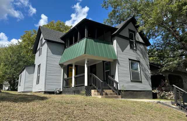 FOR LEASE: 614 N. Wall Joplin $1,300.00 - 614 North Wall Avenue, Joplin, MO 64801