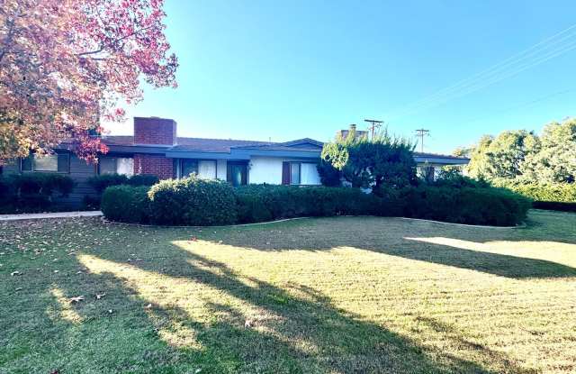 Beautiful newly renovated 4 Bedroom, 3 Bath Pool home in North Tustin photos photos