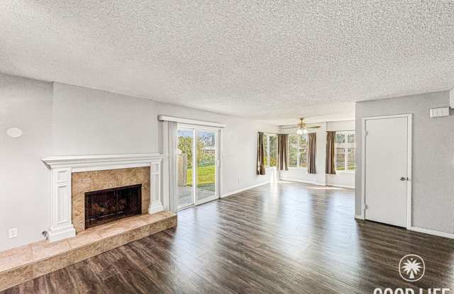 Stunning 3BD/2.5BA Townhouse in El Cajon W/ Central A/C, W/D, 2 Balconies, & Community Pool/Spa! photos photos