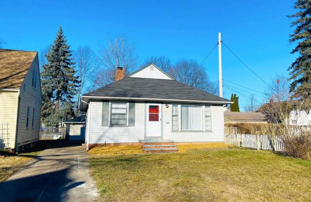 Newly Renovated 3 Bed - 1.5 Bath Ranch available for Rent in Maple Hts! photos photos