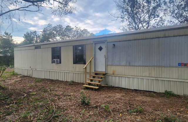 Cozy 2 Bedroom, 1 Bathroom Rental Home just outside of Arab, AL! - 329 County Road 1770, Cullman County, AL 35087