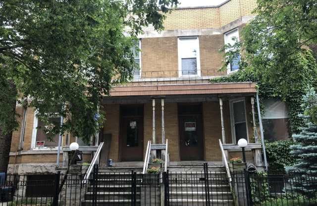 3545 N Sheffield Avenue photos photos