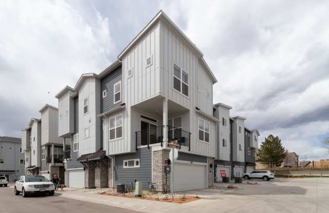 Sophisticated Living: Stunning 3-Bedroom Townhome with Modern Comforts!!! photos photos