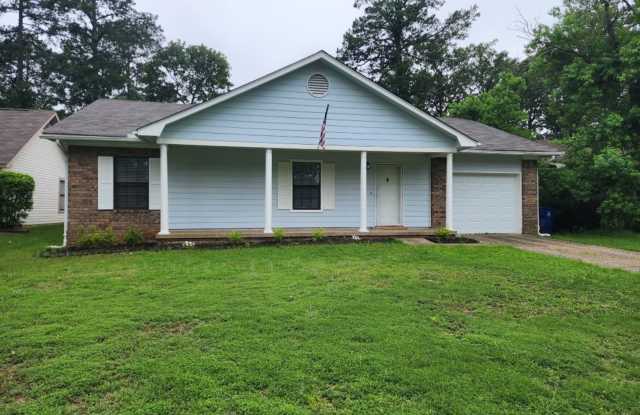 Welcome Home to 41 Oak Forest Loop in Maumelle - *$0 Deposit Option - Please read the full description* photos photos