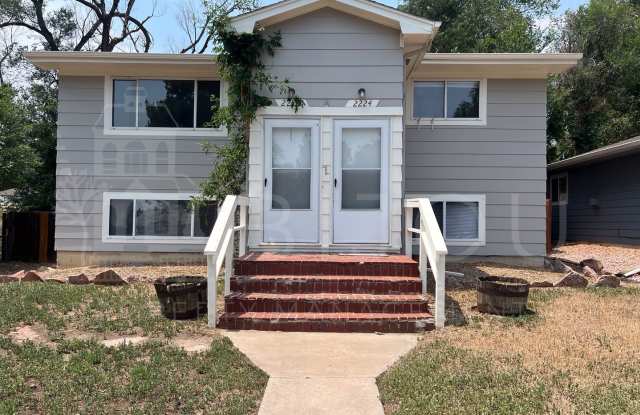 Very Nice 1 Bedroom 1 Bath Duplex Gallery 1