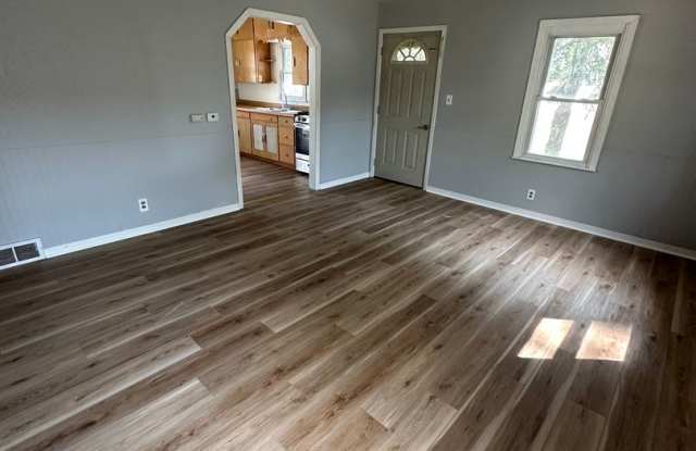 Updated 2 bedroom home! photos photos