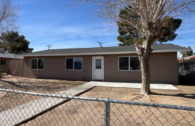 3 Bedroom 2 Bathroom House Located in Grandview - 35320 Western Drive, Lenwood, CA 92311
