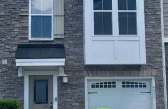 3 bedroom townhouse for rent in Chesapeake. photos photos