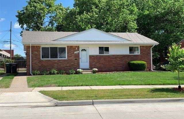 18046 SNOW Avenue photos photos