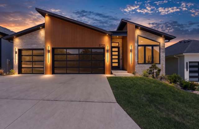 3721 E Woodhue Street Gallery 1