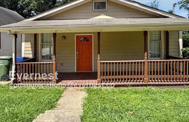 951 Violet Street Southeast photos photos