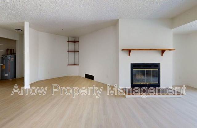 205 E Arbor-106G photos photos