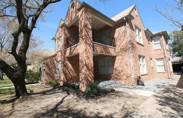 129 E RIDGEWOOD CT Gallery 2