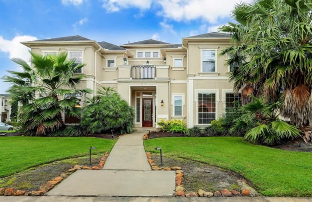 2014 IVY CREST Court - 2014 Ivy Crest Court, Houston, TX 77077