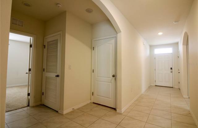 3021 COUNTRY CLUB Circle Gallery 4