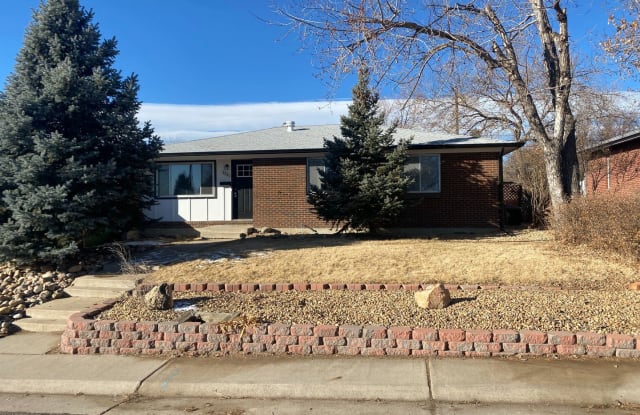 8341 Nueva Vista Dr - 8341 Nueva Vista Drive, Welby, CO 80229