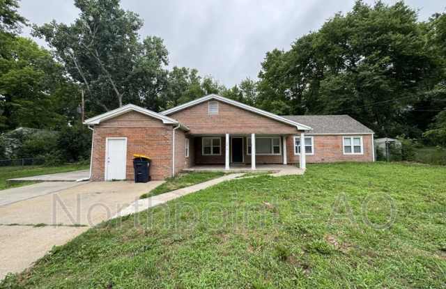 5814 NE 60th St - 5814 Northeast 60th Street, Kansas City, MO 64119