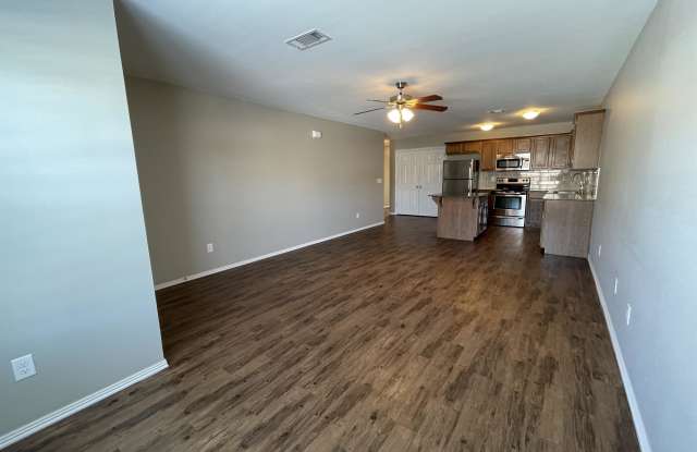 2902 SW Deerfield Blvd.Unit 2 Gallery 3
