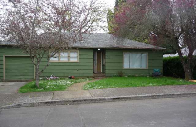 Large fenced yard photos photos