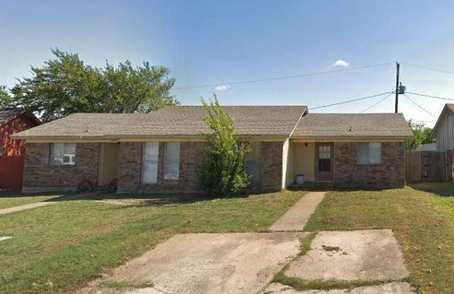 202 Pine Meadow Drive - 202 Pine Meadow Drive, Kennedale, TX 76060