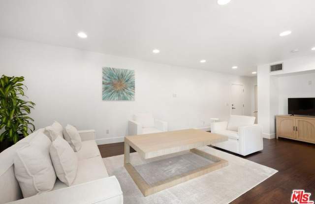 8755 Shoreham Dr Gallery 2