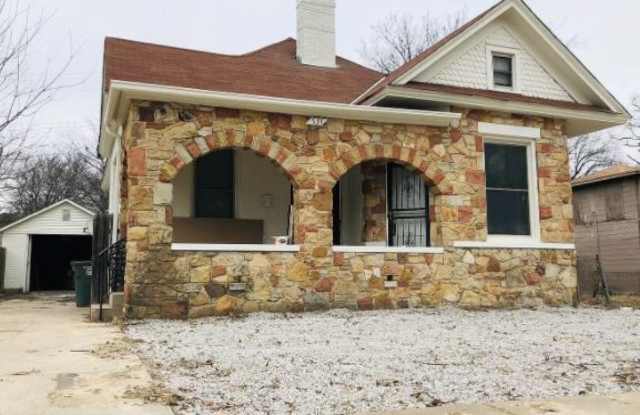 931 E Parkway S - 931 East Parkway South, Memphis, TN 38104