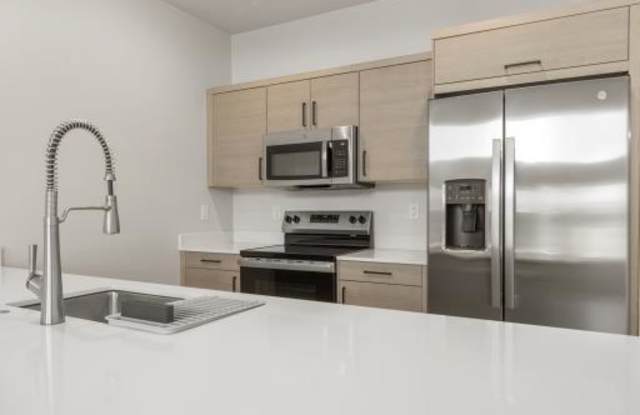 4621 King Ave W photos photos