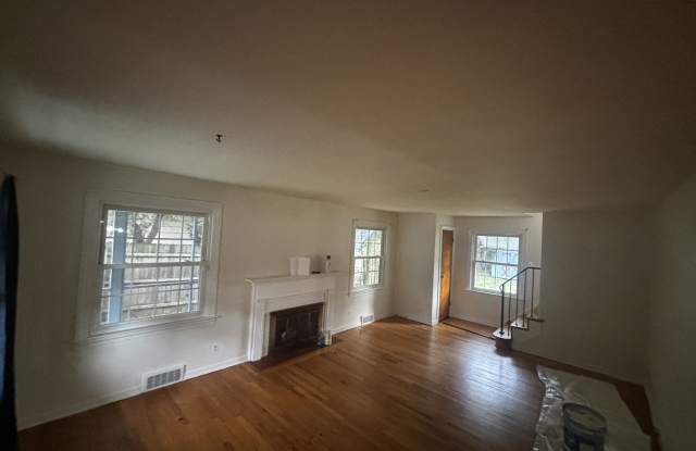 2081 West Riverview Avenue - 2081 West Riverview Avenue, Decatur, IL 62522