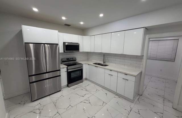 345 SW 49th Avenue, Miami, FL 33134 Gallery 4