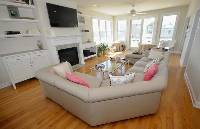 5216 Ocean Dr Gallery 4