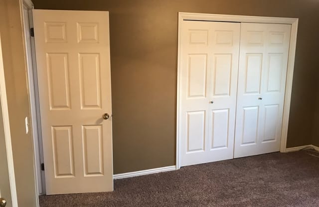 1490 S 500 E - 1490 South 500 East, Kaysville, UT 84037