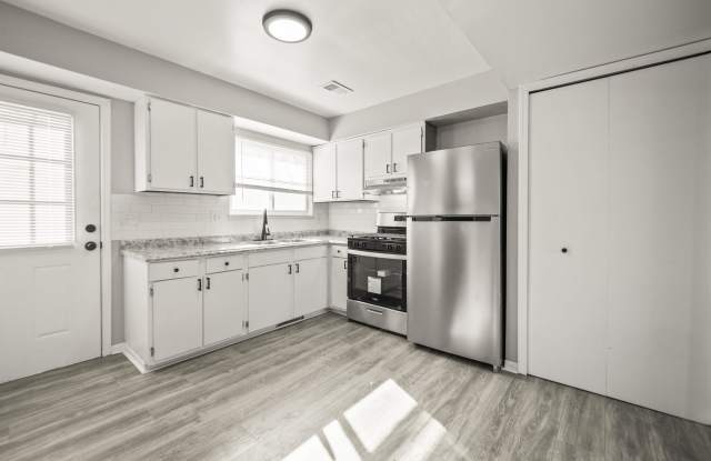 32986 Truman Rd - 32986 Truman Road, Rockwood, MI 48173