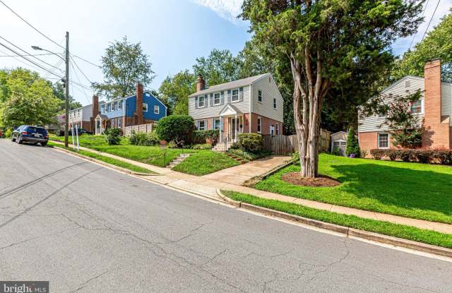 1030 N MADISON STREET - 1030 North Madison Street, Arlington, VA 22205