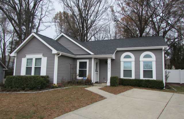 3 Bed/2 Bath Ranch Home in Charlotte - Cul de Sac - Level Lot - Fenced Back Yard - Storage Shed Gallery 3