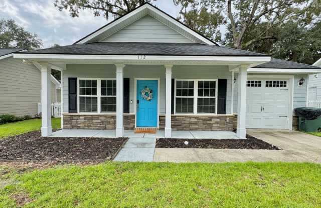 AVAILABLE OCTOBER 2025 [PET FRIENDLY] photos photos