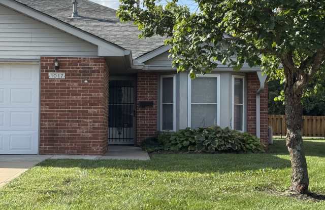 1017 Forest Hills Lane photos photos