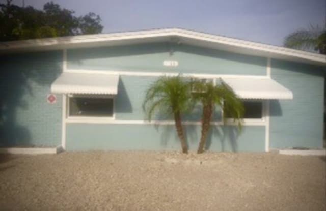 711 East Gulf Boulevard - 711 Gulf Boulevard, Indian Rocks Beach, FL 33785