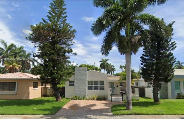 1031 Hollywood Blvd - 1031 Hollywood Boulevard, Hollywood, FL 33019 1031 Hollywood Blvd - 1031 Hollywood Boulevard, Hollywood, FL 33019